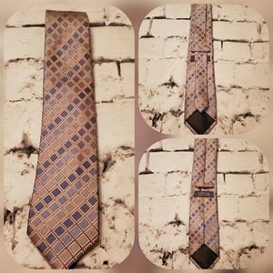 Kenneth Cole Reaction 100% Silk Tie
